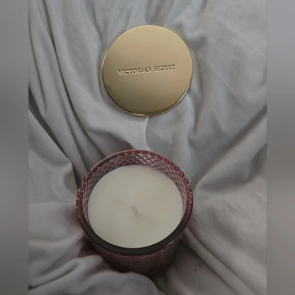 Victoria's Secret Tease Purple Candle - Picture 2 of 4